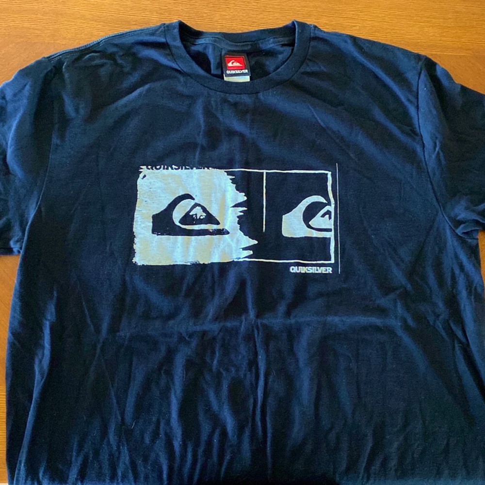 Black quicksilver shirt